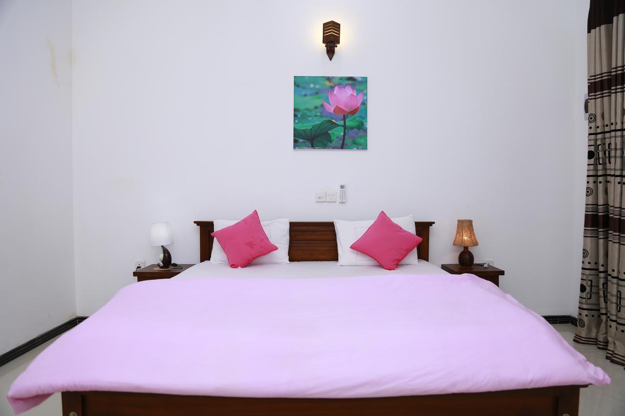Lotus Dreams Guesthouse Weligama Exterior foto