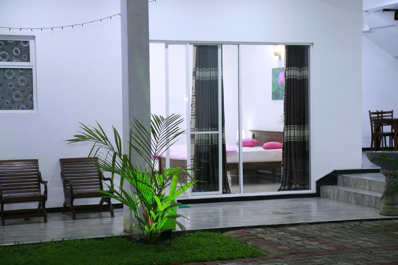 Lotus Dreams Guesthouse Weligama Exterior foto