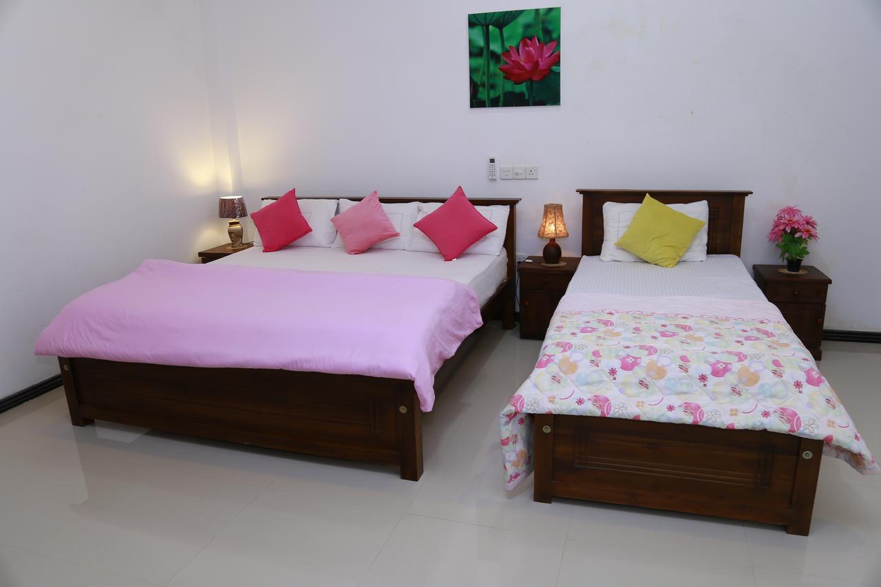 Lotus Dreams Guesthouse Weligama Exterior foto